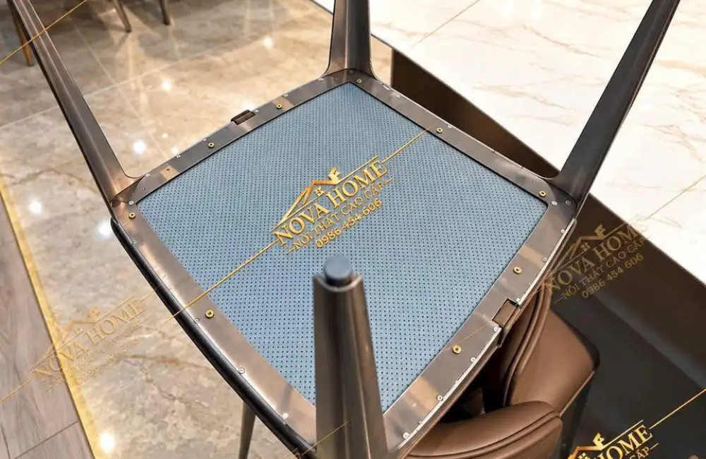 ComBo Bàn Đá Vi Tinh Thể 160cm Và 6 Ghế Royal Liền Khối